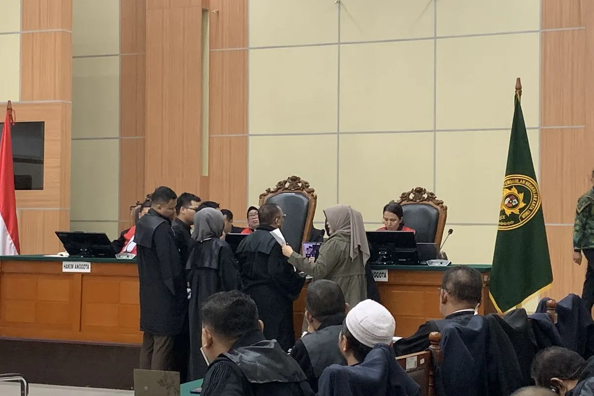 Sidang dokter Tifa diwarnai perdebatan antara Jaksa, Hakim, dan advokat pada Kamis (22/10/2026)